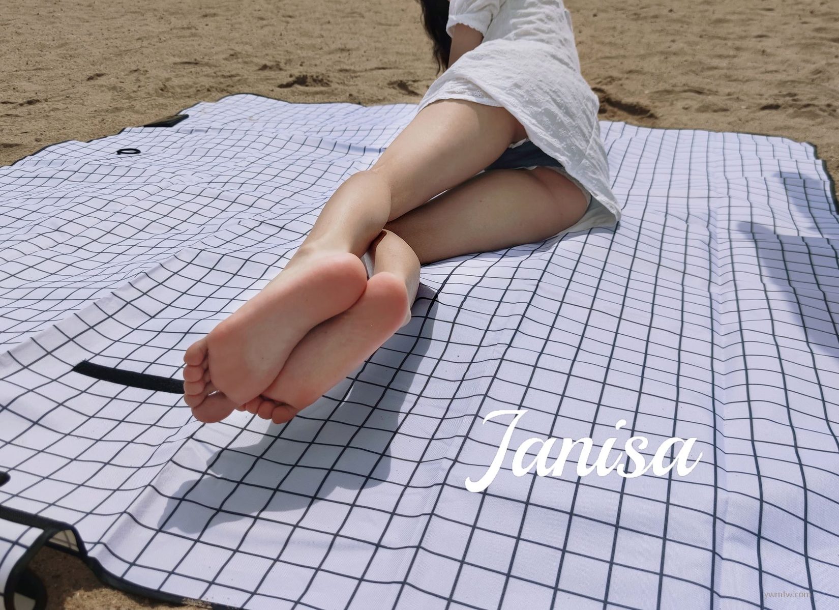 һ滨ѹ ѡ պŮͼ Janisa 3ҳ 